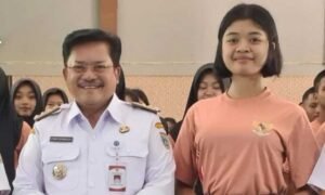 Anindya Putri Aprilia, siswi SMAN 3 Salatiga, terpilih menjadi wakil Jawa Tengah sebagai anggota Pasukan Pengibar Bendera Pusaka (Paskibraka) Nasional yang bertugas di Istana Negara pada peringatan HUT ke-80 RI, Minggu (17/8/2025), setelah menyisihkan 68 peserta seleksi dari 35 kabupaten/kota di Jawa Tengah.