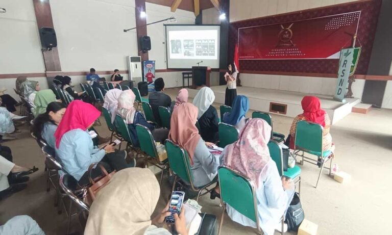 Untuk meningkatkan kesadaran akan bahaya kanker payudara, Pengurus Daerah Ikatan Notaris Indonesia (INI) Kabupaten Semarang menggelar seminar bertema “Breast Cancer Awareness: Mengenal Pemeriksaan Mamografi” yang dilaksanakan di Gedung Wanita, kompleks Rumah Dinas Bupati Semarang, Ungaran, pada Selasa, 5 Agustus 2025.