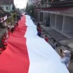 Hari Minggu (24 Agustus 2025) warga RW 07 Magersari Tegalrejo, Salatiga menggelar momen bersejarah berupa pembentangan bendera merah putih sepanjang 170 meter yang bukan hanya sekadar simbol seremonial, melainkan penuh makna kebersamaan dan nasionalisme.