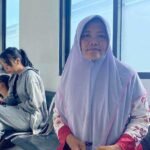 Program Jaminan Kesehatan Nasional (JKN) memberi manfaat besar bagi Mukaromah (45), warga Desa Jungsemi, Kabupaten Kendal, Kamis (28/8/2025). Ia memeriksakan kesehatan di Puskesmas Kangkung I karena sering kesemutan. Program JKN membantu meringankan biaya, dengan pelayanan cepat, ramah, dan tanpa diskriminasi bagi peserta.