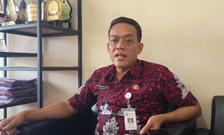 Pemerintah Kabupaten Semarang tengah bersiap memindahkan lebih dari 2.000 jenazah dari empat lokasi pemakaman umum yang terdampak proyek pembangunan jalan tol Bawen–Yogyakarta. Kepala Bagian Tata Pemerintahan Setda Kabupaten Semarang, Zaenal Arifin, menjelaskan bahwa proses ini menjadi pekerjaan besar yang harus segera diselesaikan.