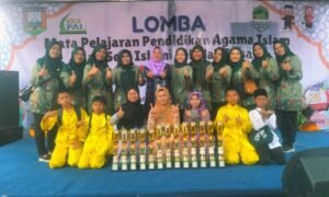 SDN Gedanganak 03 Ungaran meraih 14 gelar juara, termasuk 5 juara pertama, dalam Lomba MAPSI tingkat Kecamatan Ungaran Timur di SDN Susukan 01 pada Sabtu (30/8/2025). Prestasi ini tercapai berkat kerja keras siswa, guru, dan dukungan orang tua. Para juara akan melanjutkan ke tingkat Kabupaten pada 24 September 2025.