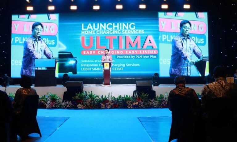 PLN Icon Plus meluncurkan Home Charging Services, Ultima – Easy Charging, Easy Living di Grand City Convex Surabaya, Rabu (27/8/2025). Hadir jajaran direksi PLN dan mitra strategis. Program ini bertujuan mempercepat ekosistem kendaraan listrik nasional melalui layanan pengisian daya di rumah yang aman, mudah, transparan, dan terintegrasi aplikasi PLN Mobile.