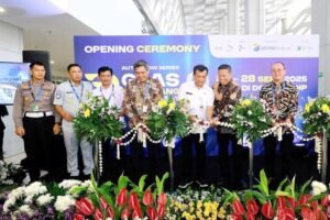 GIIAS Semarang 2025 resmi dibuka di Muladi Dome Undip oleh Gubernur Jateng Ahmad Luthfi bersama pejabat daerah dan GAIKINDO. Pameran otomotif internasional ini diikuti belasan merek dunia, termasuk enam merek baru, sebagai momentum mendorong transformasi industri kendaraan di Jawa Tengah.