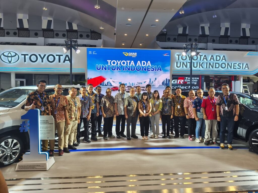 GIIAS Semarang 2025 menghadirkan ekosistem mobilitas masa depan oleh Nasmoco di Booth B, Muladi Dome UNDIP, pada 24–28 September 2025. Ajang ini digelar untuk memperkenalkan kendaraan elektrifikasi, sporty, hingga komersial Toyota. Pengunjung bisa menikmati test drive, promo menarik, dan lucky draw dengan hadiah jutaan rupiah.