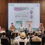 Trade Expo Indonesia (TEI) ke-40 akan digelar di ICE BSD City, Banten, 15–19 Oktober 2025 oleh Kementerian Perdagangan. Mengusung tema Discover Indonesia’s Excellence: Trade Beyond Boundaries, acara ini diikuti 1.015 peserta dengan target transaksi USD 16,5 miliar. TEI hadirkan zona pameran, seminar, dan business matching untuk dorong ekspor UMKM hingga industri besar.