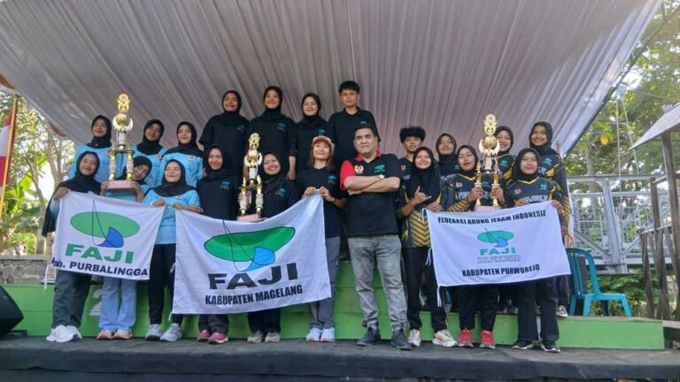 Atlet FAJI Kabupaten Magelang meraih dominasi pada Babak Kualifikasi Arung Jeram Porprov Jateng 2025 di Sungai Tuntang, Kabupaten Semarang, 20–25 Oktober 2025. Mereka menyabet juara di empat nomor utama. Kegiatan berlangsung lancar dan sportiv, meski sempat terkendala cuaca, berkat dukungan panitia dan peserta.