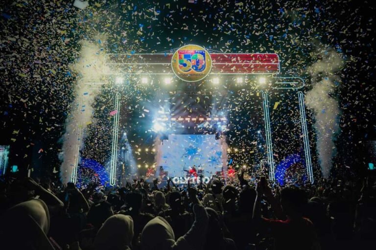 Polytron menggelar Polytron Fest 50th Anniversary pada 4–5 Oktober 2025 di Parking Lot Gajah Mada Plaza, Semarang. Acara ini diramaikan ribuan pengunjung untuk merayakan 50 tahun kiprah Polytron di industri elektronik nasional. Dengan tema “Always On, Made For You”, perayaan berlangsung meriah melalui olahraga, konser, pameran teknologi, dan peluncuran produk inovatif seperti laptop Luxia.