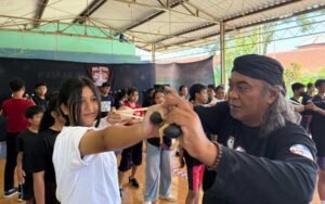 KORMI Kota Salatiga menggelar kegiatan KORMI Goes To School di SMP Stella Matutina, Rabu 8 Oktober 2025, untuk mempromosikan olahraga rekreasi ketapel. Kegiatan ini bertujuan menumbuhkan semangat olahraga yang edukatif dan menyenangkan. Siswa mendapat coaching clinic dari Tim Salatiga Slingshot dengan prinsip safety first.