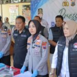 Kasus dugaan penipuan Koperasi Bahana Lintas Nusantara (BLN) kini resmi dilimpahkan Polres Salatiga ke Polda Jawa Tengah karena banyaknya korban di berbagai daerah. Kapolres Salatiga AKBP Veronica menjelaskan, pelimpahan dilakukan setelah penggeledahan rumah pimpinan BLN, Nicholas Nyoto Prasetyo, dan pengamanan sejumlah barang bukti.