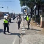 Kecelakaan tunggal terjadi di Jalan Soekarno-Hatta, Desa Langensari, Ungaran Barat, Kabupaten Semarang, Kamis (9/10/2025). Seorang remaja bernama Rossandica Bagus Sulistio tewas setelah motor yang dikendarainya oleng dan menabrak trotoar akibat diduga roda belakang terlepas. Polisi masih menyelidiki penyebab pasti insiden tersebut.