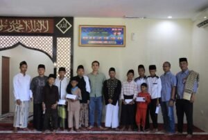 Jasamarga Semarang Batang Salurkan Santunan Anak Yatim di Sekitar Gerbang Tol Kalikangkung