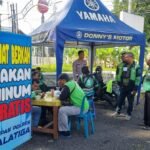 Satpas Prototype Satlantas Polres Salatiga menggelar sosialisasi pembuatan SIM bagi pengemudi ojek online di Kota Salatiga, Jumat (28/11/2025). Kegiatan ini menyasar driver ojol untuk meningkatkan pemahaman aturan berlalu lintas melalui pendekatan humanis dengan sarapan gratis dan edukasi prosedur SIM.