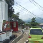 Monumen Lemah Abang di Desa Sikunir, Kecamatan Bergas, Kabupaten Semarang, menjadi saksi pertempuran sengit pasukan TKR melawan Sekutu pada 28 November 1945. Di bawah komando Mayor Soeyoto, 24 prajurit dan 21 warga gugur mempertahankan kemerdekaan. Monumen ini kini menjadi simbol keberanian dan pengorbanan pejuang Ambarawa.