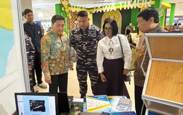 Konferensi Puncak Pendidikan Tinggi Indonesia 2025 digelar di Graha Unesa Surabaya pada 19–21 November 2025, dihadiri Rektor UKSW Prof. Intiyas Utami. Forum ini bertujuan memperkuat ekosistem pendidikan menuju Indonesia Emas 2045 melalui diskusi, kolaborasi riset, dan berbagai pemikiran strategis yang dibagikan para peserta.