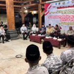 Talkshow bertema pendidikan digelar PGRI Kota Salatiga di Pendapa Bung Karno DPRD belum lama ini, menghadirkan sejumlah pejabat. Acara membahas berbagai persoalan guru, siswa, demo pelajar, hingga kurangnya guru mapel. Digelar untuk mencari solusi karena masalah meningkatnya bullying, kesejahteraan guru, dan dampak bencana pada sekolah.
