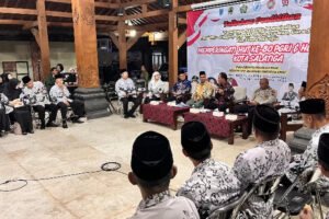 Talkshow bertema pendidikan digelar PGRI Kota Salatiga di Pendapa Bung Karno DPRD belum lama ini, menghadirkan sejumlah pejabat. Acara membahas berbagai persoalan guru, siswa, demo pelajar, hingga kurangnya guru mapel. Digelar untuk mencari solusi karena masalah meningkatnya bullying, kesejahteraan guru, dan dampak bencana pada sekolah.