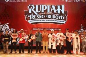 Bank Indonesia Provinsi Jawa Tengah menggelar Rupiah Tresno Budoyo 2025 di Radjawali Cultural Center, Semarang, bertema “Dua Abad Perang Jawa: Menghidupkan Martabat, Meneguhkan Kemandirian”. Dipimpin Rahmat Dwisaputra, acara ini memadukan edukasi ekonomi digital, literasi keuangan, dan pelestarian budaya untuk memperkuat kemandirian ekonomi nasional.