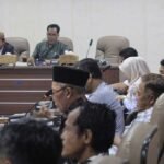 Dinas Lingkungan Hidup Kabupaten Semarang menindaklanjuti dugaan pencemaran Sungai Bade di Desa Lemahireng dan Kandangan, Bawen, yang dikeluhkan warga, Jumat (7/11/2025). DLH bersama DPRD dan dinas terkait akan melakukan susur sungai serta uji laboratorium untuk memastikan sumber pencemaran dan menyiapkan langkah perbaikan.