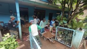 Banjir lumpur kembali menerjang permukiman warga di Dusun Daleman, Kabupaten Semarang. Peristiwa ini dialami warga Desa Tuntang pada Selasa sore, 30 Desember 2025. Banjir terjadi akibat hujan deras yang memicu aliran lumpur dari area galian, merendam rumah hingga setinggi lutut dan memicu tuntutan tanggung jawab pemilik proyek.