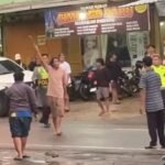 Polsek Bawen mengamankan AJ, pria 39 tahun asal Ngrawan Kidul, yang mengamuk sambil membawa celurit di Jalan Palagan Ngrawan pada Kamis, 11 Desember 2025. Aksi itu menyebabkan kemacetan hingga akhirnya AJ ditangani polisi dengan bantuan warga dan dibawa ke RSJ Magelang untuk perawatan lanjutan.