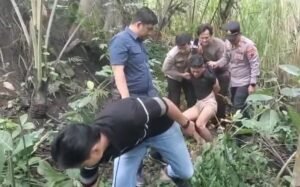 Percobaan pemerkosaan disertai penganiayaan menimpa Ade Eka (24) di Kecamatan Pringapus, Kabupaten Semarang, Minggu dini hari, 14 Desember 2025. Pelaku SA (32) ditangkap Polres Semarang setelah korban menolak ajakan berhubungan badan. Aksi terjadi di kos korban saat pelaku dalam pengaruh minuman keras.