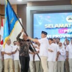 Kepengurusan PWI Jawa Tengah periode 2025–2030 resmi dilantik sebagai organisasi pers yang kompak dan akomodatif. Pelantikan dilakukan oleh Ketua Umum PWI Pusat di Wisma Perdamaian Semarang, Selasa (2/12/2025), untuk memperkuat persatuan, integritas, dan peran pers dalam menyajikan informasi sehat serta membangun kolaborasi pembangunan daerah.