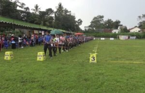 Ratusan pelajar mengikuti lomba panahan Holiday Mini Tournament di Kabupaten Semarang. Kegiatan yang digelar Perpani Kabupaten Semarang ini berlangsung di Lapangan Desa Butuh, Kecamatan Tengaran, Jawa Tengah, saat libur sekolah. Ajang ini bertujuan menjaring bibit atlet panah sejak dini melalui kompetisi berbagai kategori usia dan jarak tembak.