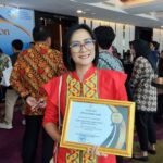 UKSW melakukan intervensi gizi bagi anak rawan stunting di Salatiga. Rektor Intiyas Utami menyebut 16 dari 20 anak keluar dari status stunting setelah pendampingan. Program dijalankan Rabu (10/12/2025) untuk mencegah stunting melalui pemberian makanan bergizi dan pendampingan langsung di rumah keluarga penerima manfaat.