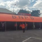 Polres Salatiga mendirikan Posko Tanggap Bencana sebagai pusat koordinasi penanganan darurat. Inisiatif ini melibatkan Polri, TNI, BPBD, PMI, dan instansi terkait di Kota Salatiga, mulai beroperasi 24 jam sejak Minggu (30/11/2025), guna mempercepat respons bencana melalui sarana terpadu dan layanan Call Center 110.