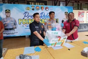 Kasus penelantaran bayi lima hari terungkap setelah Polres Salatiga mengamankan sepasang mahasiswa pelaku. Peristiwa itu terjadi di Panti Asuhan Salib Putih, Kota Salatiga, Januari 2026, dipicu rasa takut dan malu. Polisi mengungkap kasus melalui laporan warga, penyelidikan, dan pendekatan restorative justice.