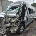 Kecelakaan maut terjadi di Tol Semarang–Solo KM 426.400 jalur A, Ungaran Timur, melibatkan Toyota Hi-Ace rombongan takziah Yayasan Marsudirini dan truk crane. Insiden Selasa pagi ini menewaskan satu penumpang dan melukai belasan lainnya, diduga akibat sopir kelelahan, dengan penanganan dilakukan kepolisian dan tim medis.