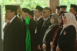 Pengisian jabatan Sekda Kabupaten Semarang berakhir dengan pelantikan mengejutkan setelah seleksi panjang. Proses dipimpin BKPSDM bersama pansel di Ungaran, Jumat, untuk menjaring Sekda berkompeten. Seleksi ketat dilakukan guna memastikan lahirnya Sekda inovatif yang siap mendukung kinerja pemerintahan daerah.