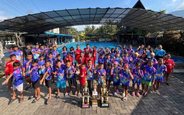 Mutiara Swimming Club Ungaran meraih Juara Umum Akuatik Boyolali Swimming Competition 2026 di Boyolali pada 25 Januari 2026. Klub ini melibatkan 29 atlet dan meraih 71 medali karena pembinaan konsisten dan kolaborasi pelatih, manajemen, serta orang tua. Prestasi ini menegaskan MSC sebagai kekuatan renang usia dini di Jawa Tengah.