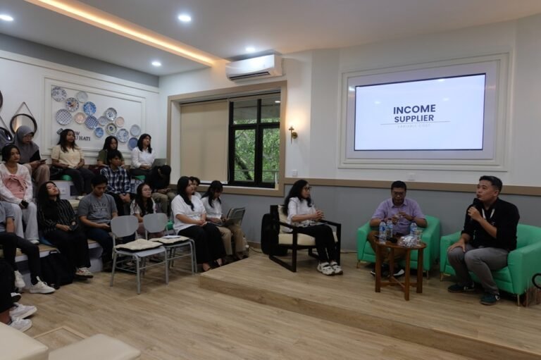 Universitas Kristen Satya Wacana membuka Program Promo Daftar Cepat. UKSW menyosialisasikannya di Salatiga pada awal Januari 2026 guna mempermudah calon mahasiswa. Program ini memberi potongan KOIN hingga Rp5 juta sampai 15 Januari 2026, sebagai upaya memperluas akses pendidikan berkualitas melalui sistem registrasi awal yang terencana.