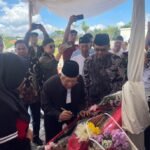 Wakil Presiden ke-13 RI KH Ma’ruf Amin mengusulkan KH Mahfudz Salam sebagai Pahlawan Nasional saat berziarah di makamnya di Benteng Willem I Ambarawa, Kamis (29/1/2026). Ia menilai ulama pejuang tersebut layak mendapat penghargaan atas jasa perjuangannya. Ziarah dilakukan dalam rangka HUT ke-25 BAZNAS Kabupaten Semarang dan diisi kegiatan religius serta sosial.