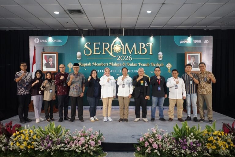 Kepala Kantor Perwakilan Bank Indonesia Provinsi Jawa Tengah, M. Noor Nugroho bersama jajaran membuka rangkaian kegiatan SERAMBI