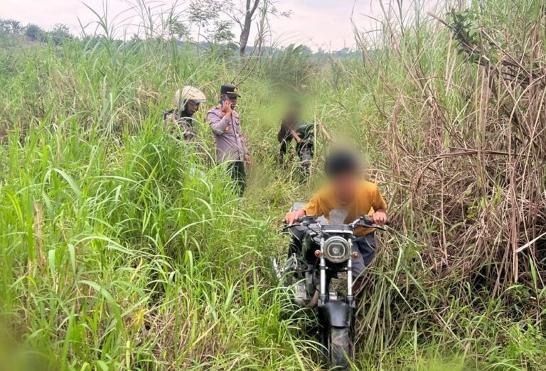 Sat Lantas Polres Semarang menindak tegas aksi balapan liar dengan mengamankan 69 sepeda motor. Penindakan dilakukan terhadap para remaja pelaku balap liar di jalan proyek Waduk Jragung, Pringapus, Kabupaten Semarang, pada Sabtu sore, sebagai respons atas laporan warga demi menjaga keselamatan dan ketertiban lalu lintas.
