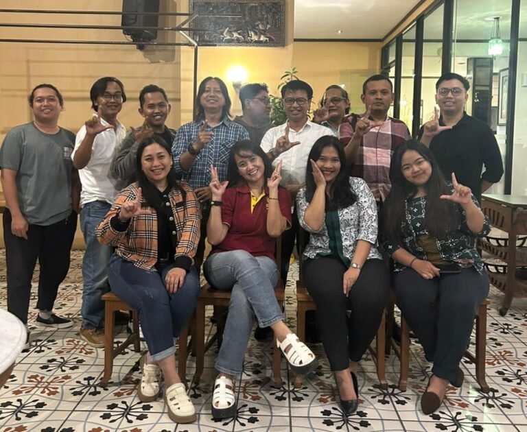Laras Asri Resort & Spa Salatiga menggelar Bukber & Media Meet Up untuk mempererat relasi dengan insan pers. Kegiatan dihadiri Direktur Bambang Kiswanto bersama jurnalis lintas platform di Han Palace Restaurant, Salatiga, Senin (24/2/2026). Agenda ini digelar momentum Ramadan guna menjaga sinergi informasi. Pertemuan berlangsung hangat sebagai upaya membangun citra pariwisata berkelanjutan.