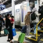 PT Kereta Api Indonesia Daop 4 Semarang mencatat 305.828 penumpang selama Angkutan Lebaran 11 Maret–1 April 2026. Data disampaikan Manager Humas Daop 4 Semarang Luqman Arif di Semarang, Selasa (24/2/2026). Lonjakan terjadi karena kereta dinilai aman dan tepat waktu. KAI mengimbau pelanggan merencanakan perjalanan dan datang lebih awal ke stasiun.