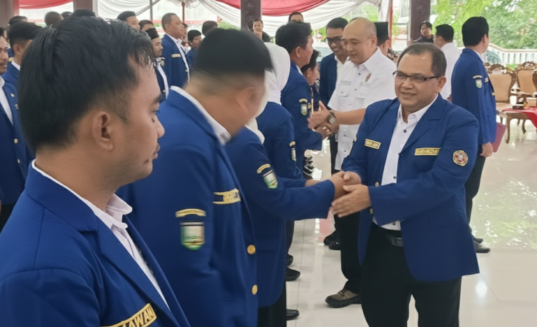 Karang Taruna Kabupaten Semarang memprioritaskan penguatan akses pendidikan bagi pemuda melalui kerja sama dengan perguruan tinggi. Komitmen ini ditegaskan Ketua Karang Taruna Lugud Endro Susilo saat pengukuhan pengurus di Pendopo Rumah Dinas Bupati Semarang, Minggu (1/2/2026), sebagai upaya mencetak generasi produktif dan berdaya saing.