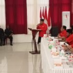 Ketua DPC PDI Perjuangan Kabupaten Semarang Ngesti Nugraha menginstruksikan kader dan anggota fraksi turun membantu warga terdampak bencana. Arahan disampaikan dalam rapat konsolidasi di Sekretariat DPC PDIP Bawen, Minggu (1/2/2026), sebagai respons atas maraknya bencana dan upaya memperkuat soliditas partai.