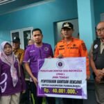 Persatuan Dokter Gigi Indonesia Jawa Tengah menyalurkan bantuan Rp40 juta kepada korban banjir bandang. Bantuan diserahkan Ketua PDGI Purbalingga drg Medi Septario kepada Bupati Fahmi Muhammad Hanif di posko Desa Serang, Karangreja, Purbalingga, Kamis (5/2/2026), sebagai wujud solidaritas dari iuran sukarela anggota.