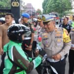 Polres Salatiga menggelar Apel Gelar Pasukan Operasi Keselamatan Candi 2026 yang dipimpin Wakapolres Kompol R Arsadi di Lapangan Bhayangkara Polres Salatiga, Senin (2/2/2026), sebagai tanda dimulainya operasi untuk meningkatkan keselamatan lalu lintas melalui kesiapan personel, sarana prasarana, serta langkah preemtif, preventif, dan penegakan hukum humanis.