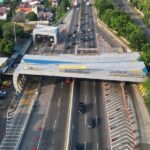 PT Jasamarga Transjawa Tol memperkuat layanan operasional Ruas Tol Semarang Seksi A, B, dan C di Kota Semarang menjelang Ramadan dan Idulfitri 1447 H/2026. Penguatan dilakukan karena peningkatan mobilitas. JTT menambah gardu, personel, armada layanan 24 jam, serta berkoordinasi dengan kepolisian untuk antisipasi rekayasa lalu lintas.