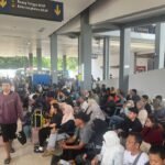 Fenomena dua gelombang arus balik Lebaran 2026 tercatat di Terminal Tipe A Tingkir, disampaikan Vicky Chandra Yanuar, pada H+3 dan H+8. Pola ini menunjukkan fleksibilitas perjalanan masyarakat, dengan peningkatan signifikan jumlah bus dan penumpang selama periode angkutan Lebaran.