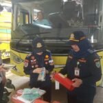 Pemeriksaan kelaikan bus dilakukan petugas gabungan Dishub, Satlantas, Dinas Kesehatan, dan pengelola Terminal Tipe A Tingkir di Salatiga, Kamis (12/3/2026), guna memastikan kendaraan dan awak bus siap menghadapi arus mudik Lebaran melalui ramp check kendaraan serta tes kesehatan pengemudi.
