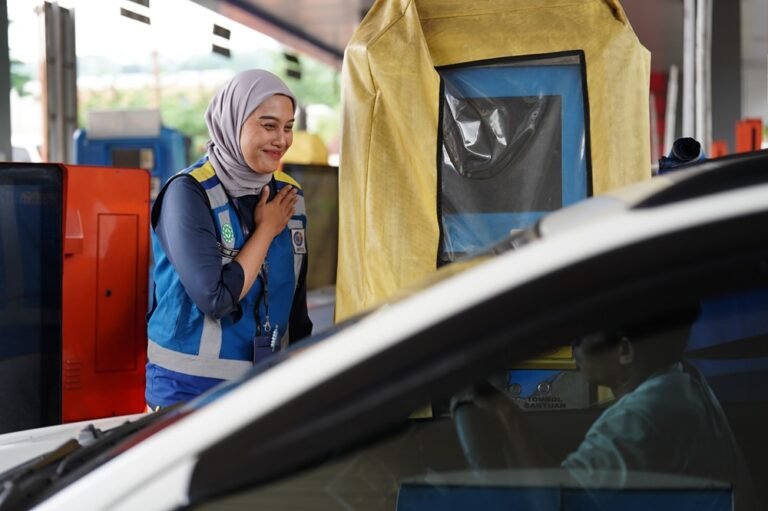 Peningkatan layanan operasional dilakukan di ruas Tol Batang–Semarang oleh PT Jasamarga Semarang Batang di wilayah Jawa Tengah menjelang meningkatnya arus perjalanan jalur pantura dan Tol Trans Jawa. Direktur Utama Nasrullah menyatakan layanan ditingkatkan melalui patroli rutin, armada siaga 24 jam, serta optimalisasi fasilitas rest area demi keamanan dan kenyamanan pengguna jalan.
