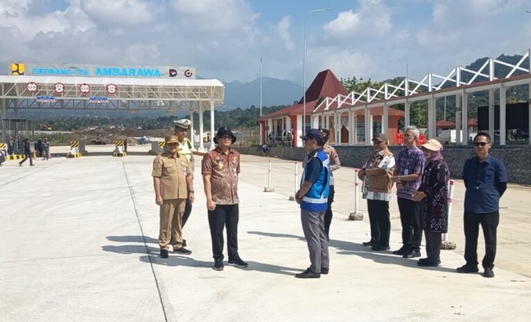 Pengecekan kesiapan ruas Tol Jogja–Bawen Seksi VI Bawen–Ambarawa dilakukan Gubernur Jawa Tengah Ahmad Luthfi di Kabupaten Semarang, Selasa (10/3/2026), guna mendukung kelancaran arus mudik dan balik Lebaran 2026 dengan memfungsionalkan jalur secara terbatas, menyiapkan pos layanan, derek, ambulans, serta koordinasi pengamanan lalu lintas.