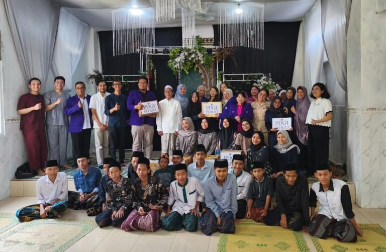 Penyuluhan kesehatan gigi dan praktik menyikat gigi digelar PDGI Kota Salatiga bersama dokter gigi muda PIDGI di Panti Asuhan Ari’ayah, Kauman Lor, Pabelan, Kabupaten Semarang, Jumat (13/3/2026), guna meningkatkan kesadaran anak-anak menjaga kesehatan gigi sejak dini melalui edukasi langsung.